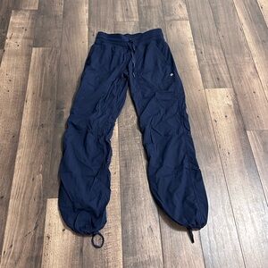 Lululemon dance studio pants navy blue mid rise pant size 6 regular length